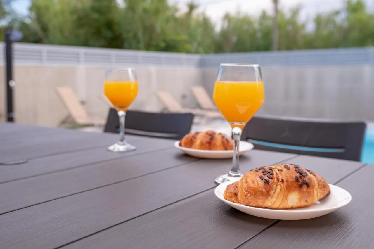Holiday House Sara With Heated Pool Privlaka  0*, Privlaka (Zadar) Kroatien