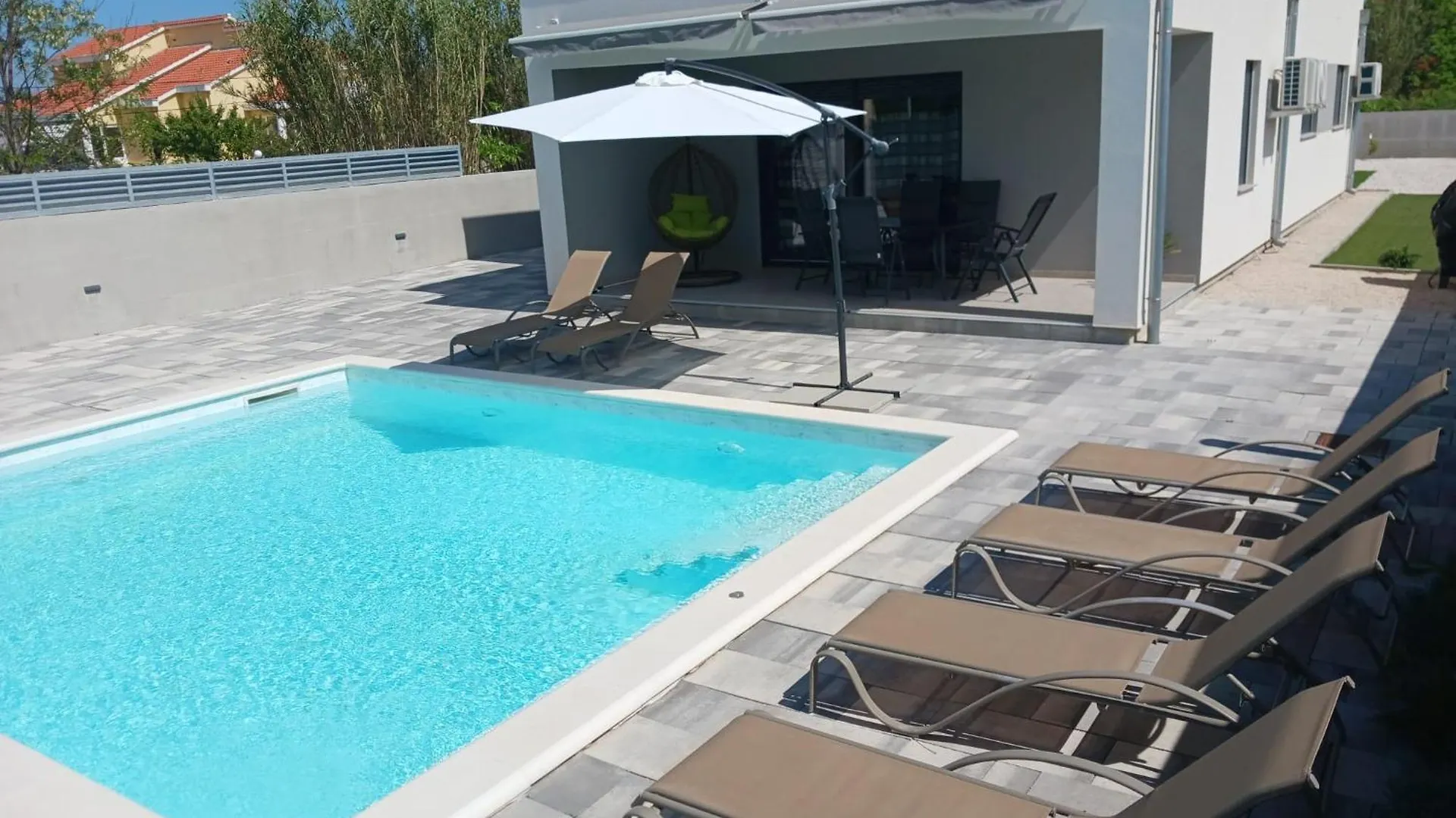 Ferienhaus Holiday House Sara With Heated Pool Privlaka  Kroatien