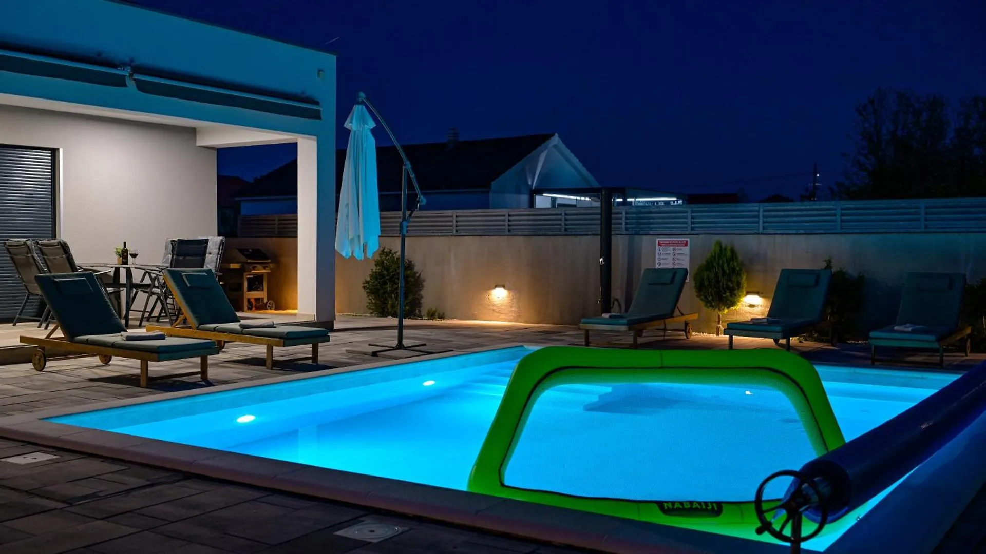 Holiday House Sara With Heated Pool Privlaka  Ferienhaus Privlaka (Zadar)