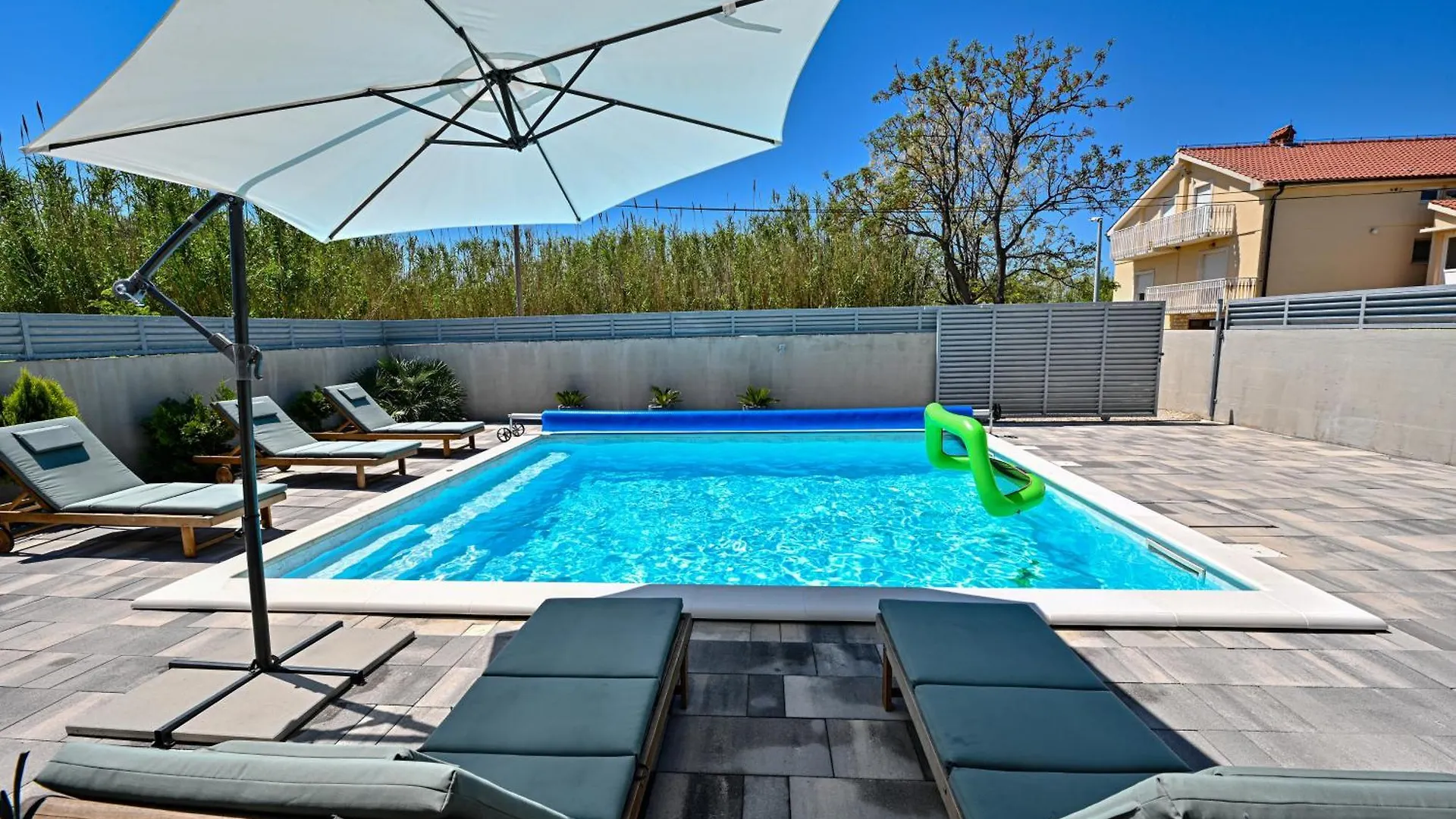 Ferienhaus Holiday House Sara With Heated Pool Privlaka