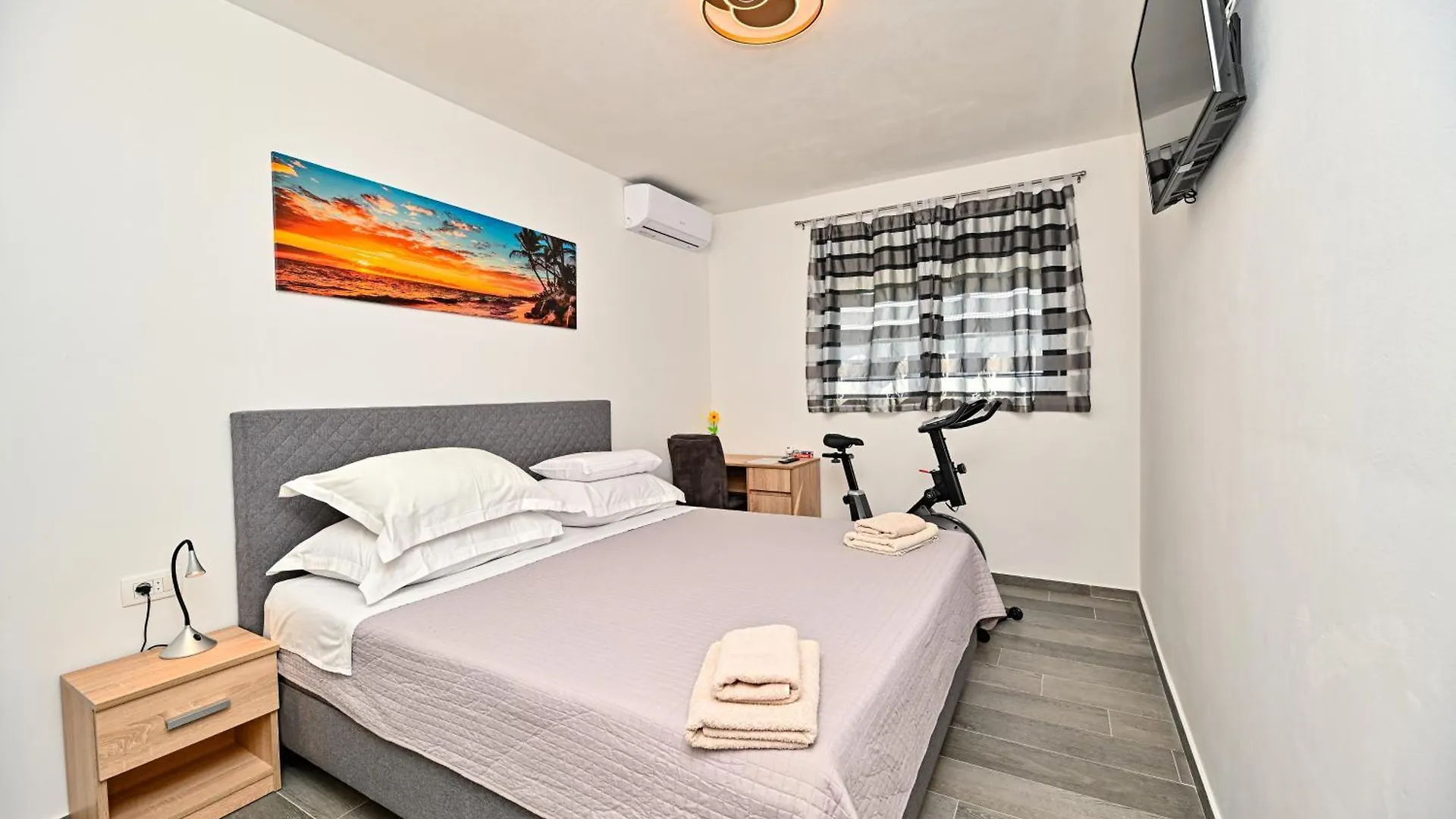 Ferienhaus Holiday House Sara With Heated Pool Privlaka  Kroatien