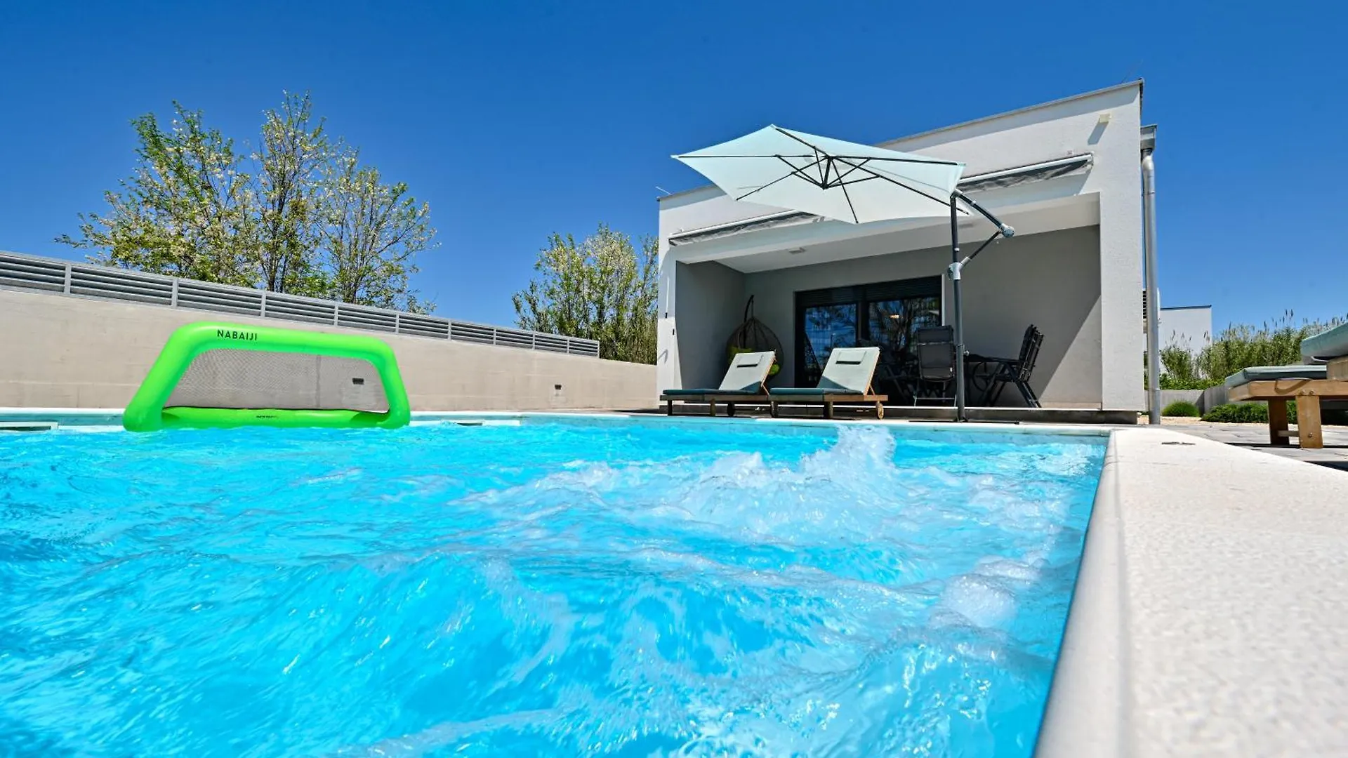 Holiday House Sara With Heated Pool Privlaka  0*, Privlaka (Zadar)